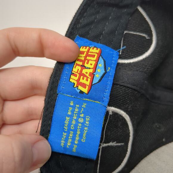 Justice League Gotham City Athletics Snapback 5 Panel Cap Black OS Embroidered - Picture 9 of 9